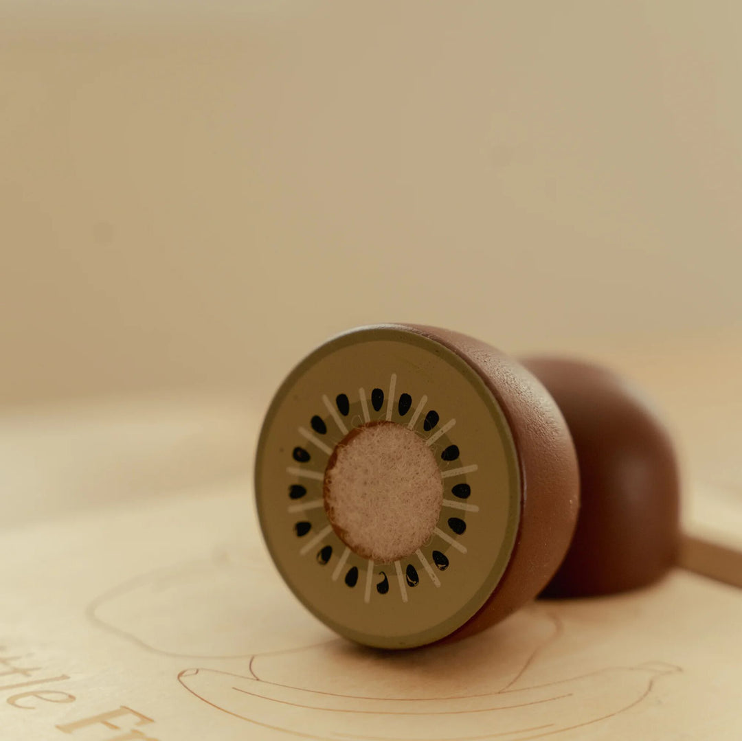 Little Dutch Cutting Fruit