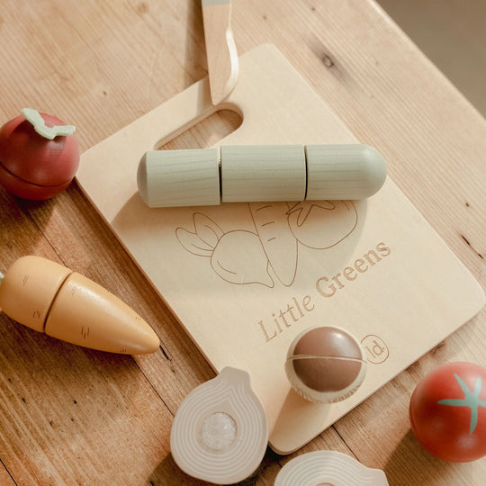 Little Dutch Cutting Vegetables