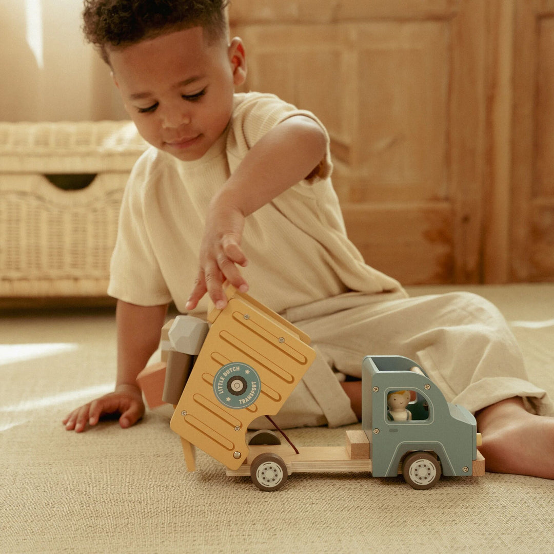 Little Dutch Dump Truck