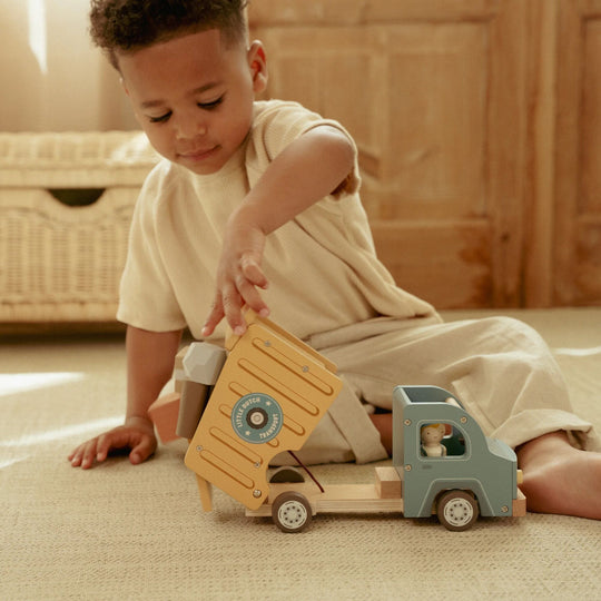 Little Dutch Dump Truck