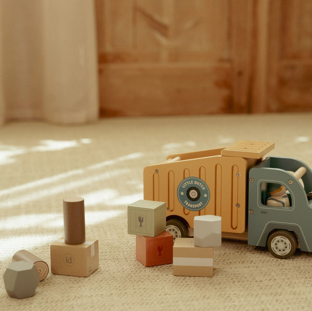 Little Dutch Dump Truck