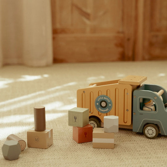 Little Dutch Dump Truck