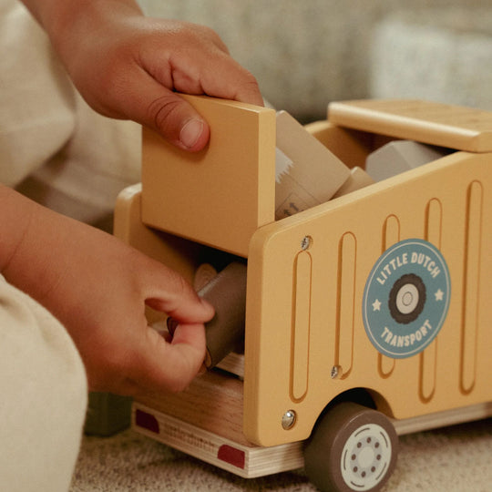 Little Dutch Dump Truck