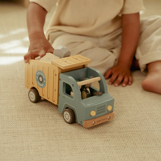 Little Dutch Dump Truck