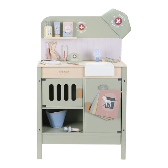 Little Dutch Wooden Veterinary Set