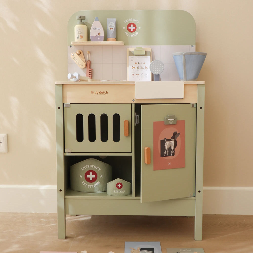 Little Dutch Wooden Veterinary Set