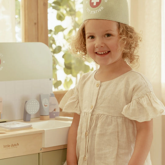 Little Dutch Wooden Veterinary Set