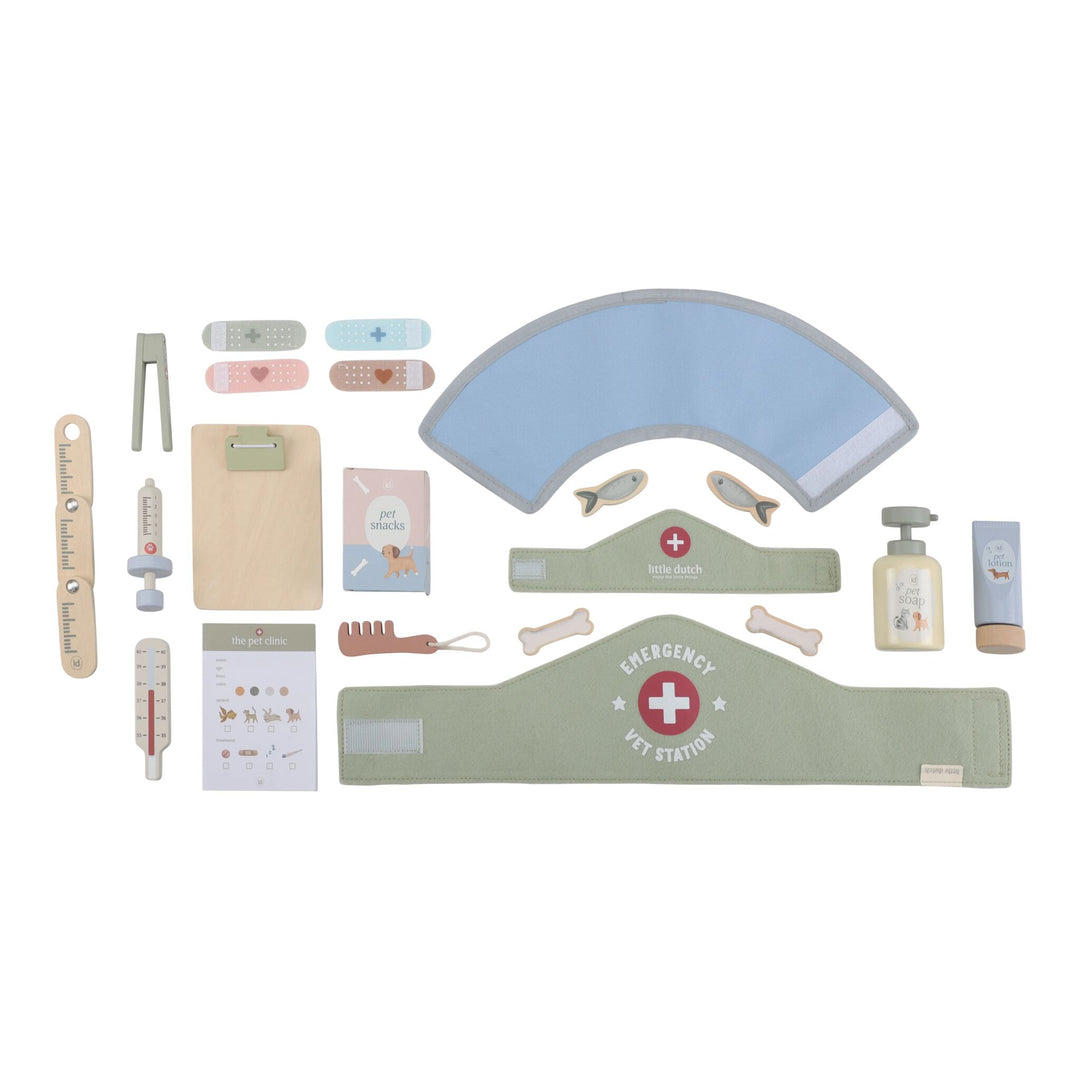Little Dutch Wooden Veterinary Set
