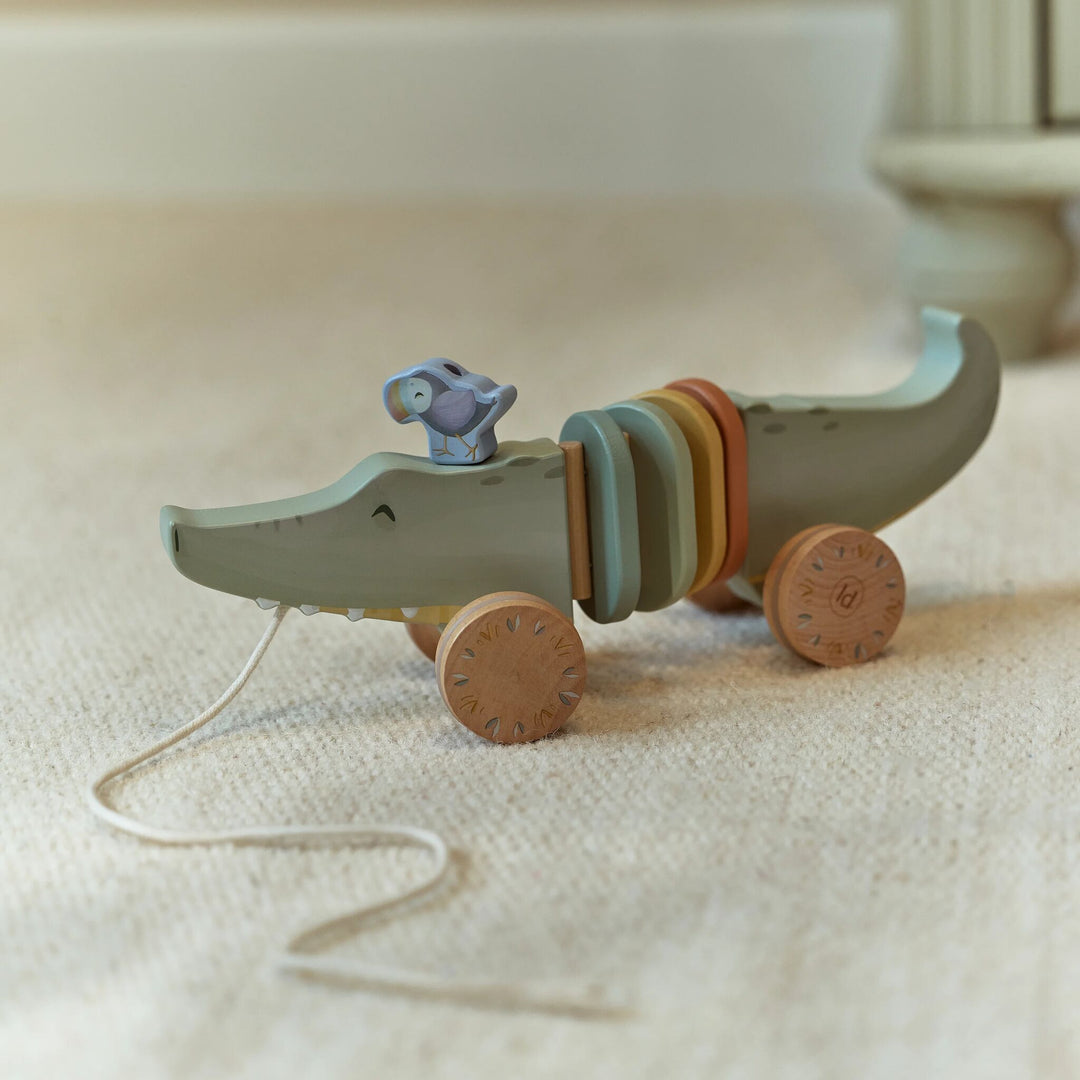 Safari Friends Wooden Pull Animal