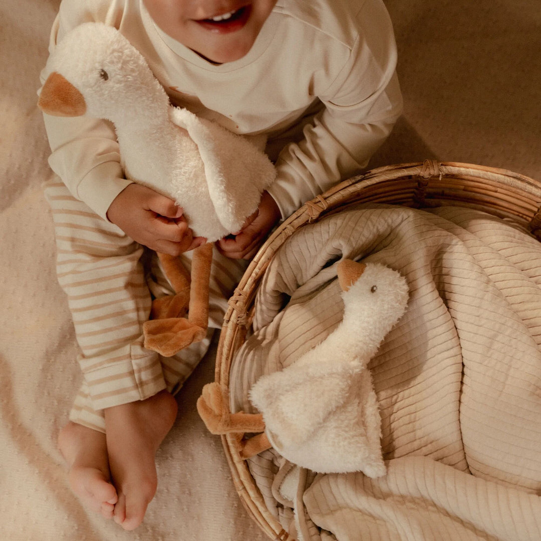 Little Dutch Cuddle Goose 17cm